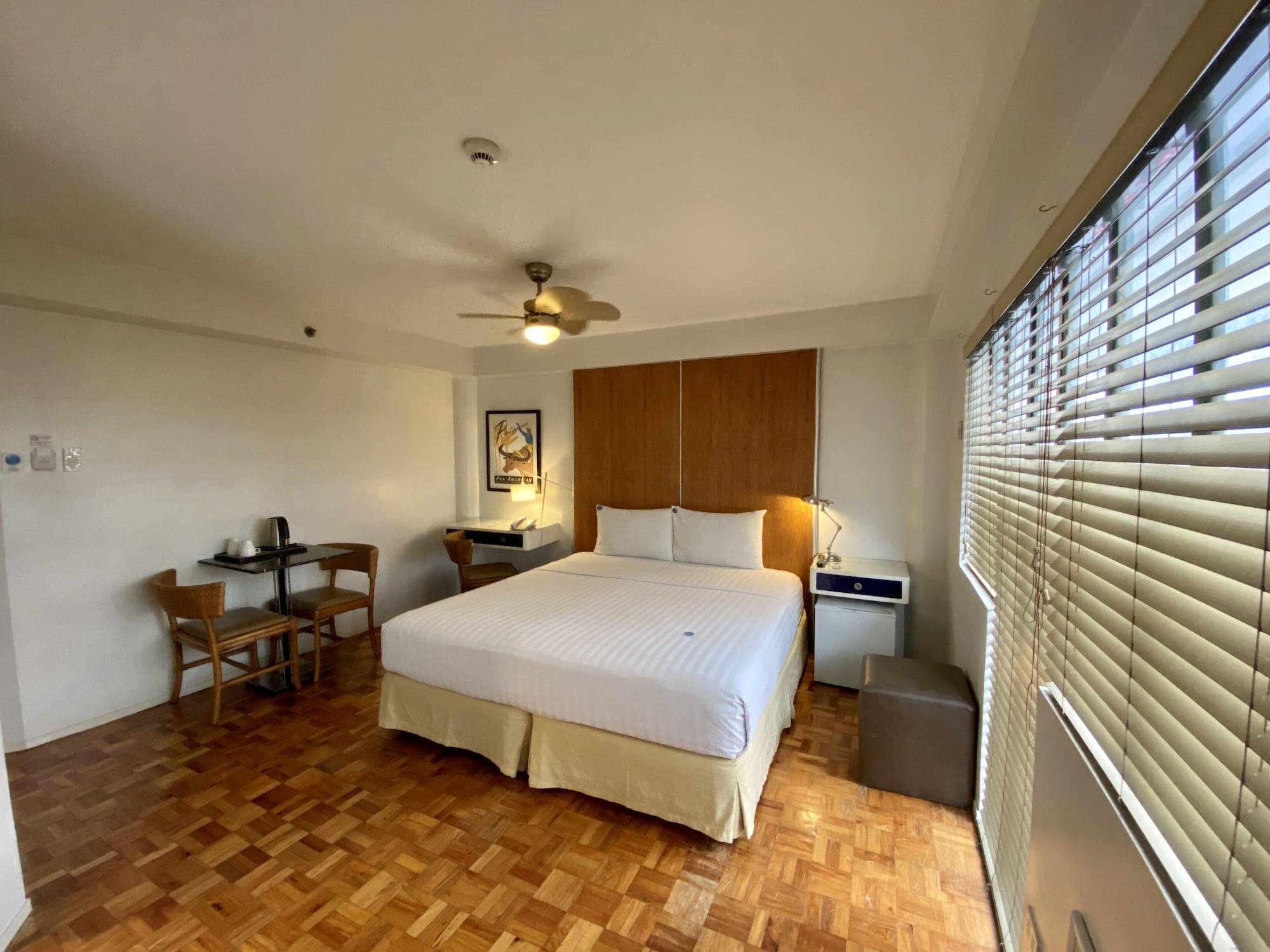 The Clipper House, Poblacion Makati Манила Экстерьер фото