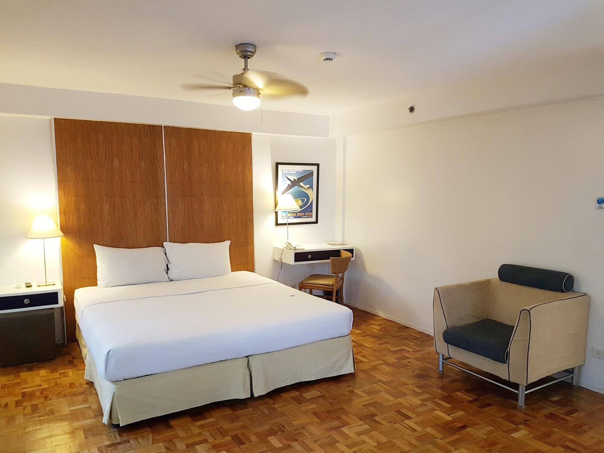 The Clipper House, Poblacion Makati Манила Экстерьер фото