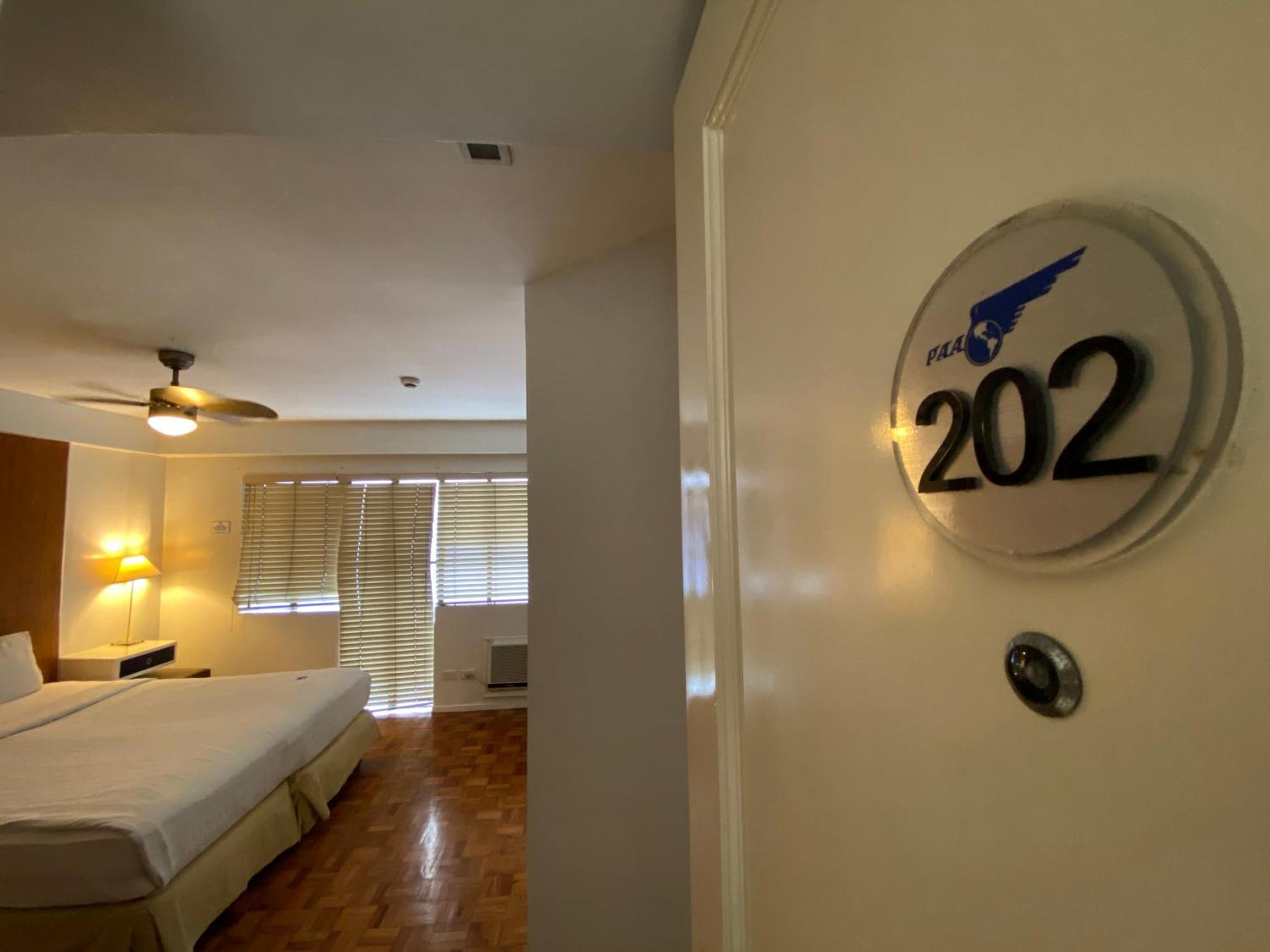 The Clipper House, Poblacion Makati Манила Экстерьер фото
