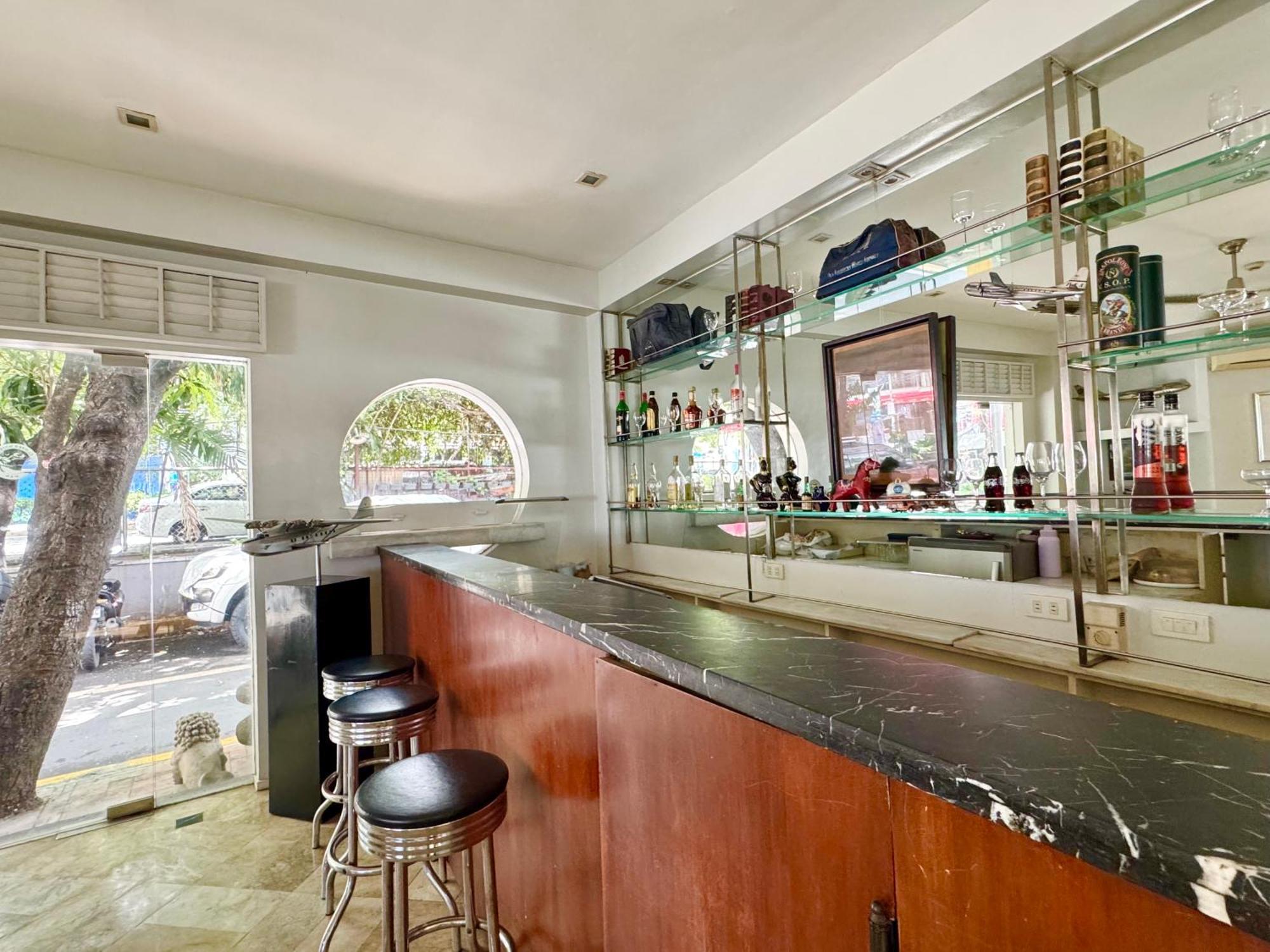 The Clipper House, Poblacion Makati Манила Экстерьер фото
