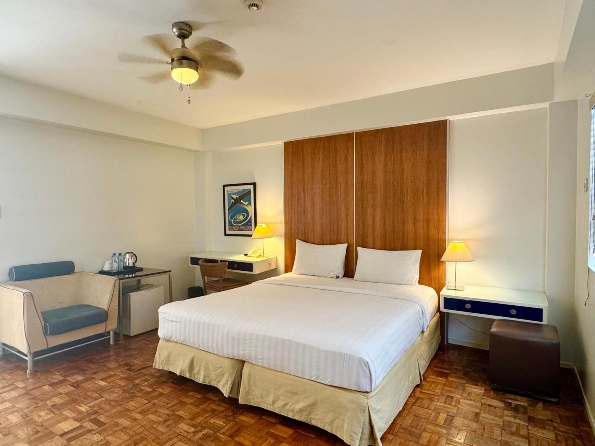 The Clipper House, Poblacion Makati Манила Экстерьер фото