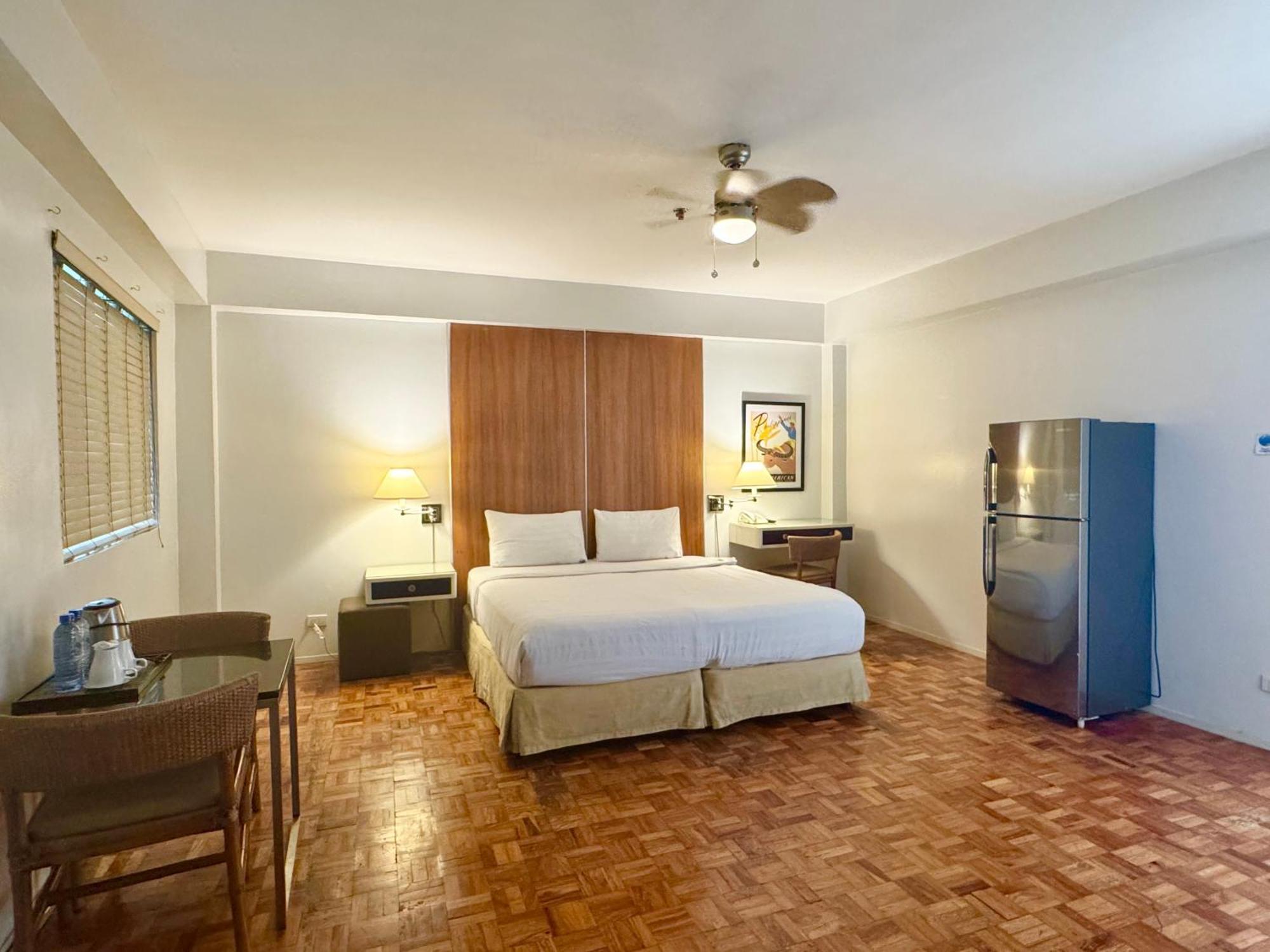 The Clipper House, Poblacion Makati Манила Экстерьер фото