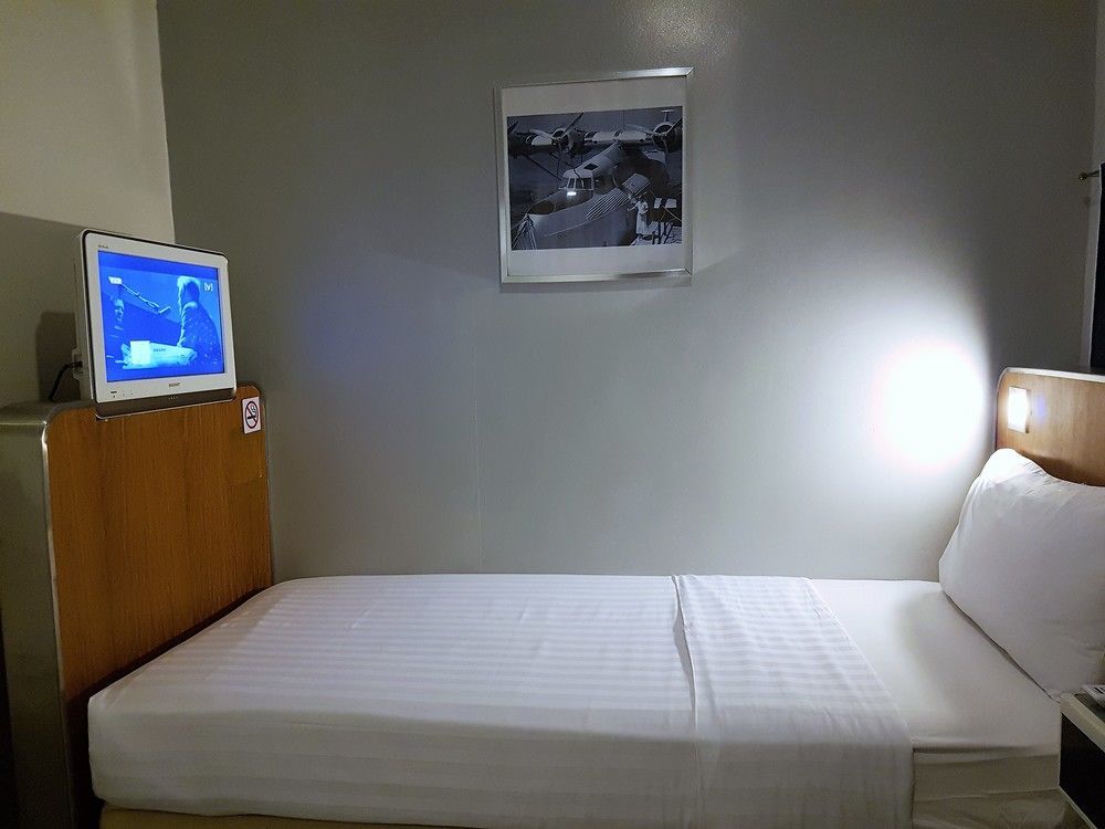 The Clipper House, Poblacion Makati Манила Экстерьер фото